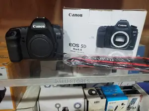 Canon EOS 5D Mark Ii DSLR