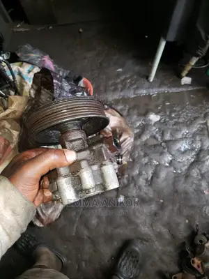Power Steering Pump for Sequoia 2000 to 2005