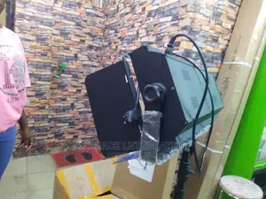 Kinoflo 4 Lamps Fluorecent Light With Light Stand