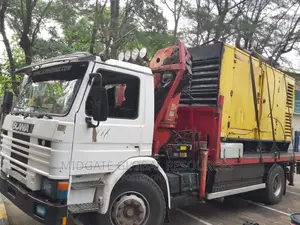13tons Long Boom Mobile Crane Mounted Tuck