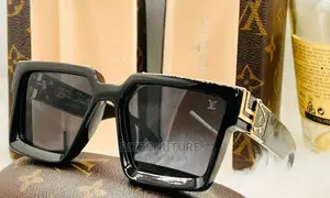 Original LOUIS VUITTON Sunglasses Available in Store
