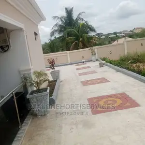 Concrete Flower Pot