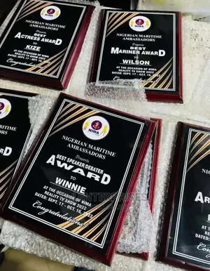 Wooden Award Plaque C2