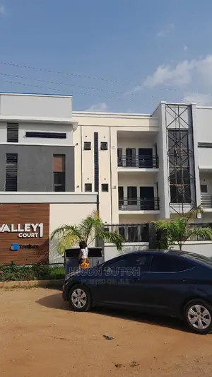5bdrm Townhouse/Terrace in Life Camp Main for Sale