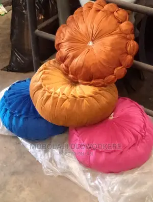 Quality Set of Decorative Throw Pillows(4)