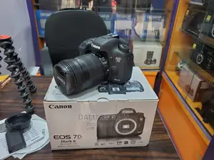 Canon EOS 7D Mark II DSLR Camera With 18-135mm