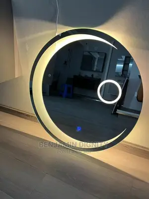 Mirror With Light