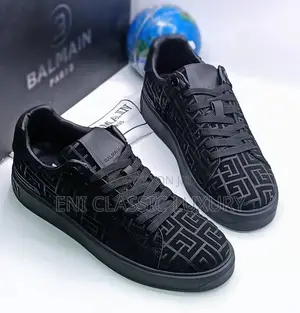 Original Luxury Outfit Balmain Available in Store
