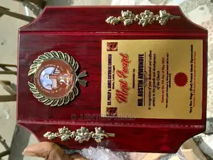 Wooden Award Q7