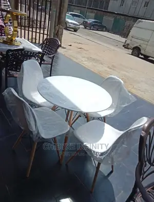 Royal Round Dining Table by Four