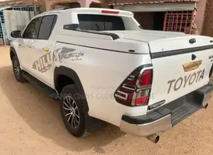 Toyota Hilux Booth Cover Carry Boy Latest Model
