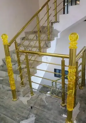 Crystal Lag With Gold Noubs Design
