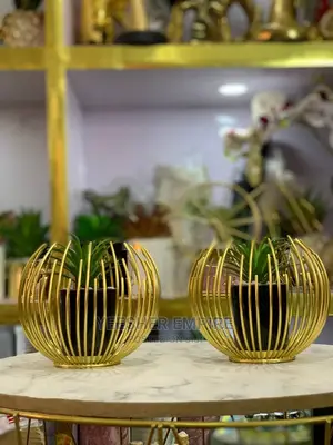 Round Caged Flower