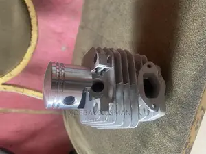 Medium Chainsaw Machine Engine Block and Piston and Rings