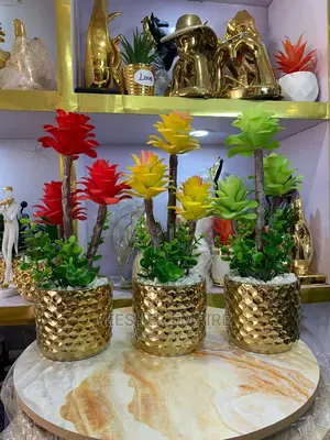 Luxury Gold Pot Island Flowers