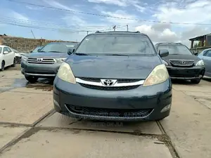 Toyota Sienna XLE Limited AWD 2006 Gray