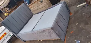 Padded Bed 4.5 by 6 With 1 Bed Side
