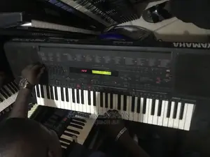 Yamaha PSR 5700 Keyboard