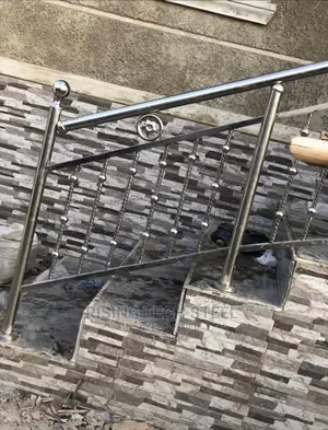 Stainless Stairs With Slivers Ring Ball