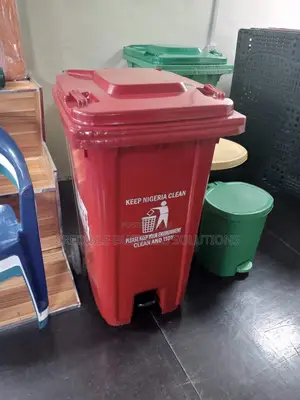 Waste Bin/Trash Can/Dust Bin