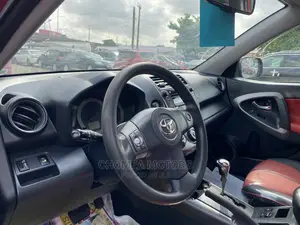 Toyota RAV4 2010 Red