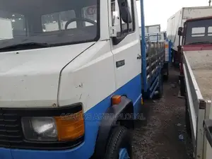 M/Benz Truck 709 Model 6tyers 6bolit