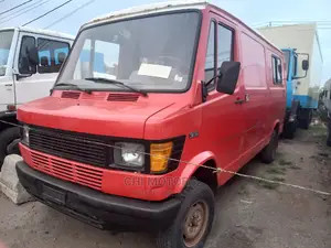 Mercedes-Benz Tourismo 2000 Red