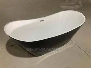 Black an White Free Standing Acrylic Bathtub