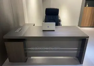 Executive Office Table Size: 1.8 Meters