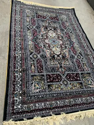 8*11fts Arabian Center Rug(7*10)
