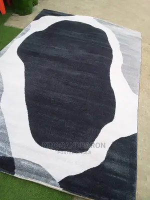 5*7fts Turkey White and Black Turkey Center Rug(7*10)