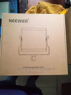Neewer RGB 660 Led Light