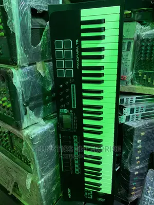Quality Nektar Panorama T6 Midi Keyboard/Piano