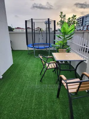 New Exquisite 4 Seaters Garden Chairs With Table