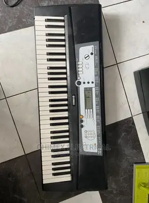 Yamaha Psr213