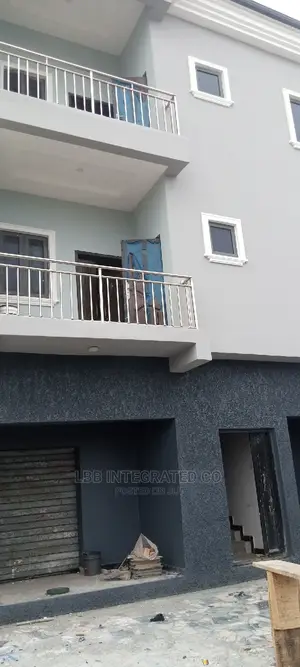 Executive 6 Flats for Lease