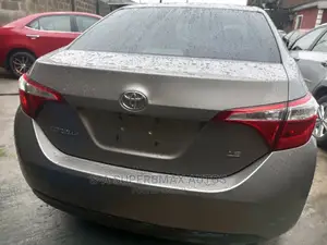 Toyota Corolla 2016 Gold