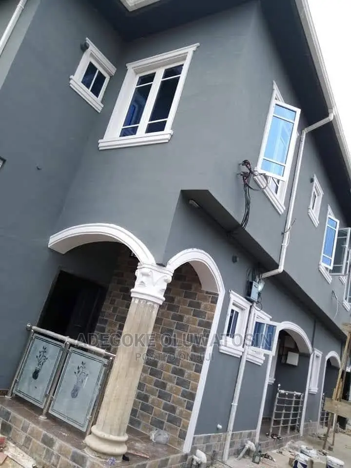 Professional Painter and Wallpaper Installer