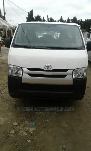 Toyota HiAce 2012 White