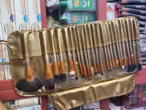 24 Set Naked Makeup Brush