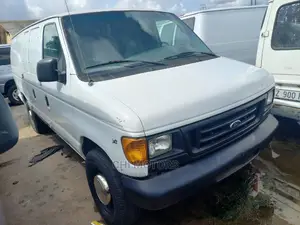 Ford E250 2000 White