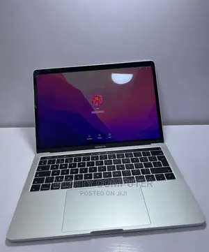 Laptop Apple MacBook Pro 2017 16GB Intel Core i7 SSD 500GB