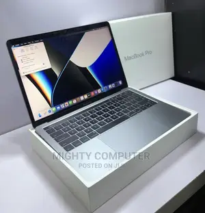 Laptop Apple MacBook Pro 2020 16GB Intel Core I7 SSHD (Hybrid) 500GB