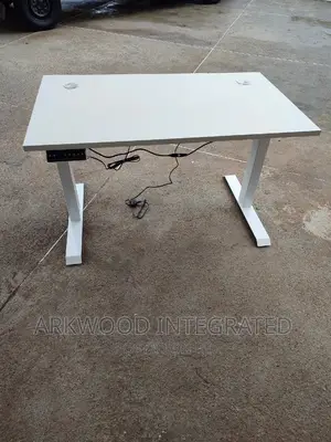 Height Adjustable Work Table