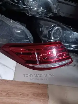 Mercedes-Benz E350 Coupe 2014 Back Lights