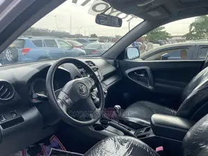 Toyota RAV4 2011 Silver