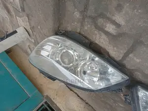 C300 2010 Set of Headlight