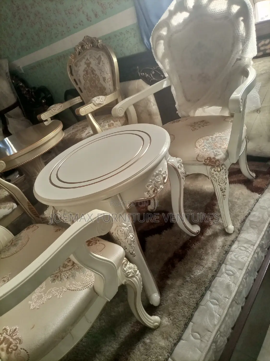 Console Chair With Table