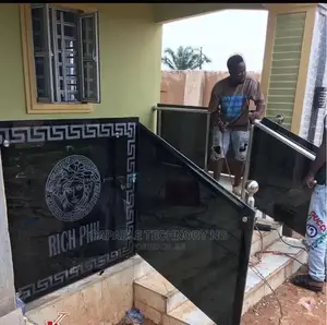 Frameless Balcony