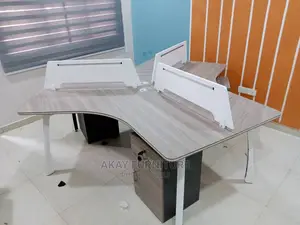 3 People Workstation